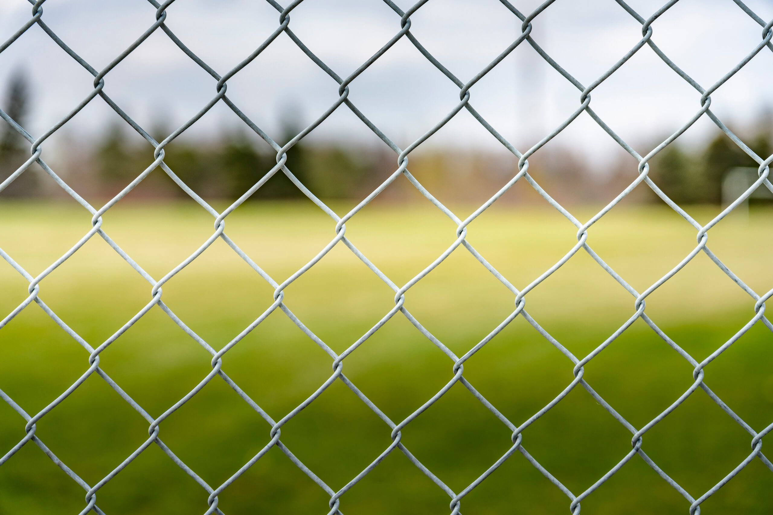 Chain Link Fence Manufacturer & Supplier in Dubai UAE - Repair Services |  Shades Galaxy